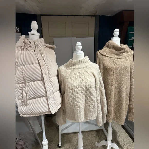 Elegant Cream and Tan Women's name brand Sweater bundle large/extra large - Picture 2 of 2
